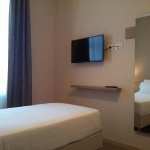 Single Room with Private Bathroom