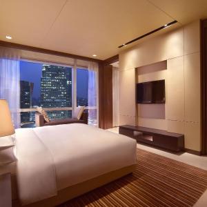 Premier King Suite