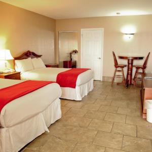Deluxe Suite with Lake View