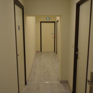 Two Adjacent Double/Twin Room with common bathroom - Stair access only