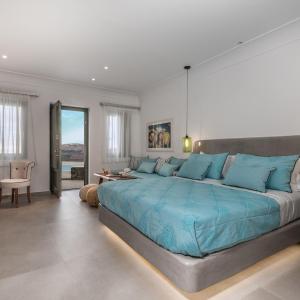 Junior Suite with private heated tub and Sea View