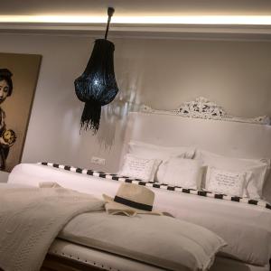 Luxury Suite with Bath