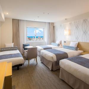 Corner Room with Ocean View - Non-Smoking