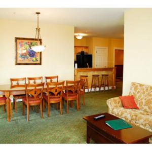 Deluxe Three-Bedroom Condo