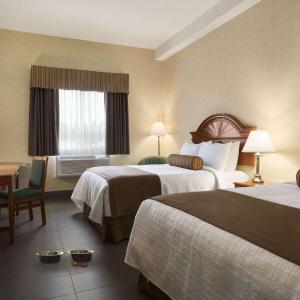 Queen Room with Two Queen Beds -Pet Friendly Non-Smoking