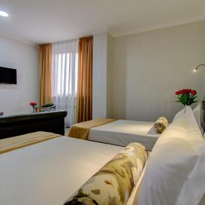 Twin Room with Shower