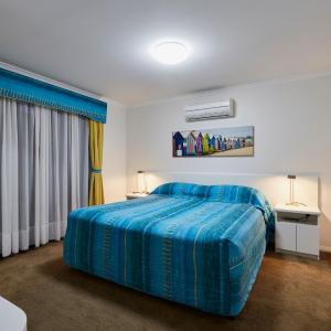 Deluxe 2 Bedroom Jacuzzi Cabin - Sleeps 6