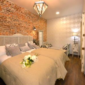 Standard Room with Extra Bed (3 Adults)