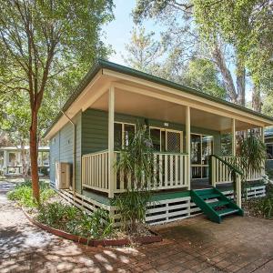 Kingfisher Two Bedroom Cabin
