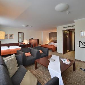 Family Room (4 Adults)