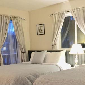 Queen Room #11