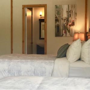 Queen Room #14