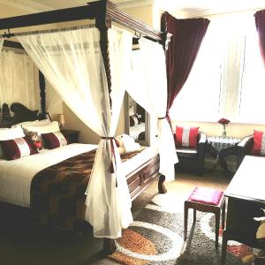Four Poster Bedroom