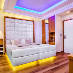 Double or Twin Room with City View