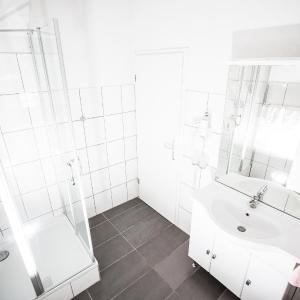 Deluxe Double Room with Shower
