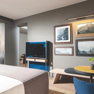 Family Room (2 Adults + 2 Children)