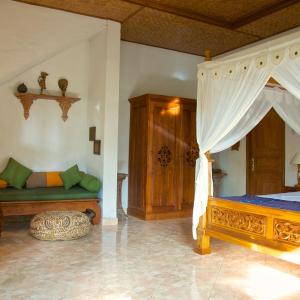 Deluxe King Room with Garden View