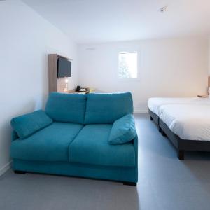 Family Superior Room with 2 simple beds and 1 double sofa bed 
