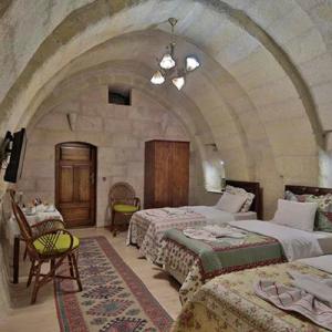 Cave Triple Room