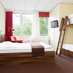 Family Room (2 Adults + 2 Children)