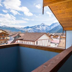 Dream Suites 2: 1 Bedroom with Balcony (located behind the Inn on Front Street)