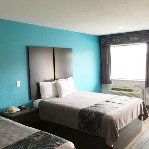 Queen Room Two Queen Beds/Kitchenette - Non Smoking