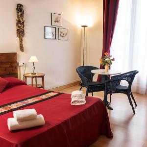 Double or Twin Room with Balcony and Shared Bathroom