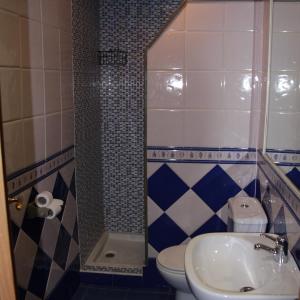 Twin Room with Shared Bathroom