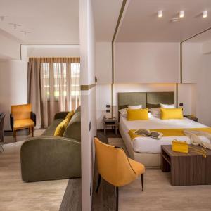 Club Triple Room