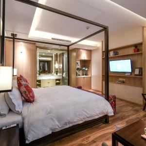 Deluxe King Room - Free Train Station Pick-up