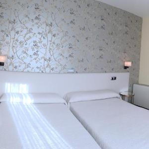 Double Room with Extra Bed (2 Adults + 1 Child)