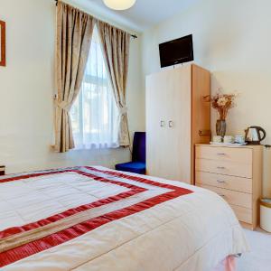 Single Room with Private External Bathroom