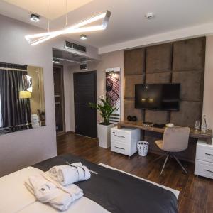 Standard Double Room - Free Airport Shuttle
