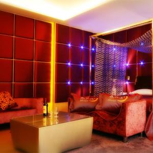 Queen Room with Spa Bath