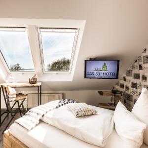 Single Room with Lake View