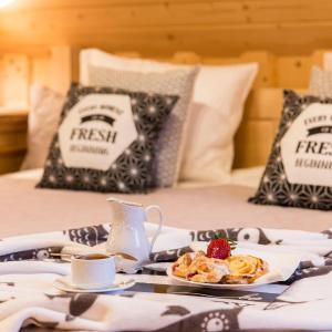 Chalet (6 Adults)
