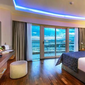Standard Double or Twin Room (2 Adults)