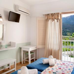 Double Room with Mountain View