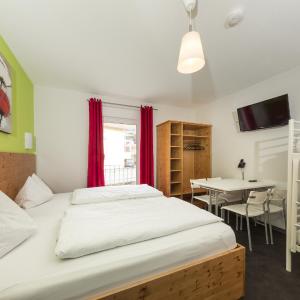 Family room (2 adults + 2 children up to 12 years)