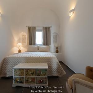 One-Bedroom Villa with Hot Tub and Caldera View