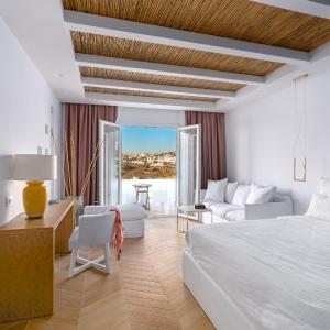 Junior Suite with Balcony & Panoramic Sea View