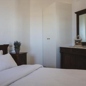 One-Bedroom Apartment with Sea View