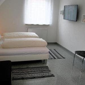 Large Studio with Kitchen