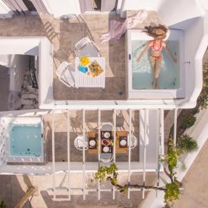 Grand 2 Roomed Suite 2-4 people with outdoor hot tub and sea view