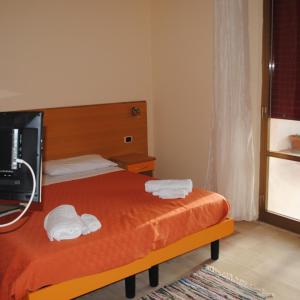 Double or Twin Room with Sea View