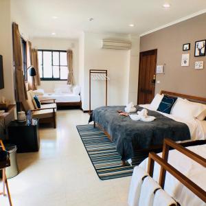 Queen Suite