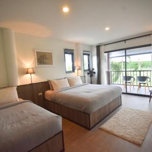 Deluxe Double or Twin Room with Mountain View