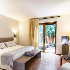 Superior Room with Garden View