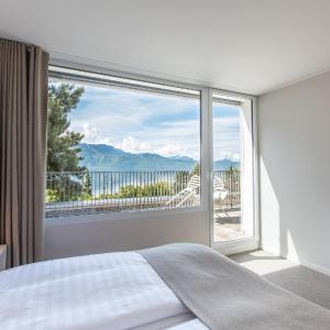 Two-Bedroom Apartment with Lake View