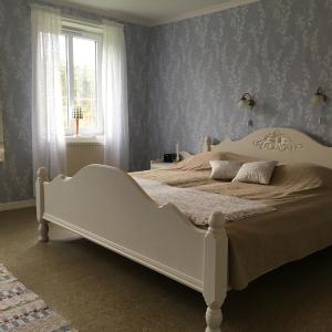 Standard Double Room with Shared Bathroom